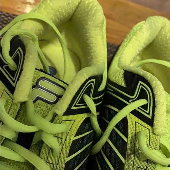 Fila men’s neon yellow/grey cool max shoes - Picture 2 of 4